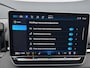 Volkswagen T-Roc 1.5 eTsi Life First Edition Zwenkbare trekhaak / Dodehoek detectie / Stuur en stoelverwarming / 17'' LMV Rijdende demonstratieauto, bezichtiging op afspraak