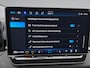 Volkswagen T-Roc 1.5 eTsi Life First Edition Zwenkbare trekhaak / Dodehoek detectie / Stuur en stoelverwarming / 17'' LMV Rijdende demonstratieauto, bezichtiging op afspraak