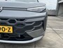 Volkswagen T-Roc 1.5 eTsi Life First Edition Zwenkbare trekhaak / Dodehoek detectie / Stuur en stoelverwarming / 17'' LMV Rijdende demonstratieauto, bezichtiging op afspraak