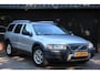 Volvo XC70 2.4 D5 Momentum Camera/Navigatie/Leer/Apk 06-2027