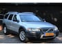 Volvo XC70 2.4 D5 Momentum Camera/Navigatie/Leer/Apk 06-2027