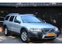 Volvo XC70 2.4 D5 Momentum Camera/Navigatie/Leer/Apk 06-2027