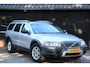 Volvo XC70 2.4 D5 Momentum Camera/Navigatie/Leer/Apk 06-2027