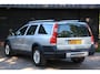 Volvo XC70 2.4 D5 Momentum Camera/Navigatie/Leer/Apk 06-2027