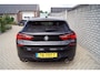 BMW X2 SDrive20i High Executive Autom Leder Stoelverw Navi Camera Clima Head-Up LED Kopl Cruise 2x PDC LMV 18 Trekh ENZ NL Auto.