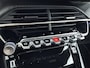 Peugeot 208 GT | Elektrische parkeerrem | Extra getinte achterste zijruiten en achterruit | Extra getinte achterste zijruiten en achterruit