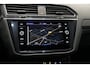 Volkswagen Tiguan 1.5 TSI R-Line * Trekhaak - IQ Light - Virtual - Camera - Sfeer - ACC - Lane - Blind Spot - App *