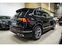 Volkswagen Tiguan 1.5 TSI R-Line * Trekhaak - IQ Light - Virtual - Camera - Sfeer - ACC - Lane - Blind Spot - App *