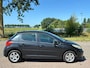 Peugeot 207 1.4 VTi XS Pack 5-Drs ECC Audio-CD/MP3 Electric pakket LMV 15" Colorpakket ParrotABS Cruise Dealeronderhoud Nw Apk!