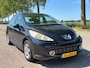 Peugeot 207 1.4 VTi XS Pack 5-Drs ECC Audio-CD/MP3 Electric pakket LMV 15" Colorpakket ParrotABS Cruise Dealeronderhoud Nw Apk!