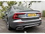 Volvo S60 2.0 B4 R-Design | Trekhaak | Harman Kardon Audio | Achteruitrijcamera | Parkeersensoren | Sportstoelen | Keyless Entry | Navigatie | Apple Carplay | Android Auto