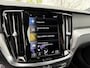 Volvo S60 2.0 B4 R-Design | Trekhaak | Harman Kardon Audio | Achteruitrijcamera | Parkeersensoren | Sportstoelen | Keyless Entry | Navigatie | Apple Carplay | Android Auto