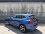 Volvo XC60 2.0 T5 AWD R-Design | Trekhaak | 360 Graden Camera | Parkeerassistent | Parkeerverwarming | Harman Kardon Audio | Panoramadak | Stoelverwarming | LED Koplampen Adaptief | Keyless Entry | Elektrische Achterklep | Navigatie | Apple Carplay | Android Auto