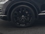 Volkswagen Touareg 3.0 TSi eHybrid 4MOTION PHEV 381pk Dealer O.H | Luchtvering | Trekhaak Af Fabriek | Panodak | Adaptive Cruise | Matrix LED | Lederen Sportstoelen Memory & Verwarmd | Keyless | Apple Carplay | Virtual | Navigatie | DAB | 21"L.M | Plug In Hybrid |