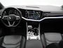 Volkswagen Touareg 3.0 TSi eHybrid 4MOTION PHEV 381pk Dealer O.H | Luchtvering | Trekhaak Af Fabriek | Panodak | Adaptive Cruise | Matrix LED | Lederen Sportstoelen Memory & Verwarmd | Keyless | Apple Carplay | Virtual | Navigatie | DAB | 21"L.M | Plug In Hybrid |