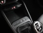 Kia Stonic 1.0 T-GDi DynamicLine Apple Carplay/Android Auto, Achteruitrijcamera, Cruise control, Parkeersensor achter, stuur multifunctioneel Een stijlvol design met een luxe uitstraling en een verrassend ruim interieur. Dankzij de efficiënte turbomotor en het hoge zitcomfort is deze SUV ideaal voor zowel dagelijkse ritten als lang