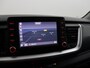 Kia Stonic 1.0 T-GDi DynamicLine Apple Carplay/Android Auto, Achteruitrijcamera, Cruise control, Parkeersensor achter, stuur multifunctioneel Een stijlvol design met een luxe uitstraling en een verrassend ruim interieur. Dankzij de efficiënte turbomotor en het hoge zitcomfort is deze SUV ideaal voor zowel dagelijkse ritten als lang
