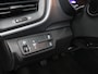 Kia Stonic 1.0 T-GDi DynamicLine Apple Carplay/Android Auto, Achteruitrijcamera, Cruise control, Parkeersensor achter, stuur multifunctioneel Een stijlvol design met een luxe uitstraling en een verrassend ruim interieur. Dankzij de efficiënte turbomotor en het hoge zitcomfort is deze SUV ideaal voor zowel dagelijkse ritten als lang