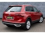 Volkswagen Tiguan 1.4 TSI eHybrid Elegance | Trekhaak | Achteruitrijcamera | Parkeersensoren | IQ.Light | Stoelverwarming | Navigatie Disover Media | Keyless Entry | Elektrische Achterklep | Cruise Control Adaptief | Dodehoekdetectie | Plug-in Hybrid (PHEV)