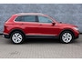 Volkswagen Tiguan 1.4 TSI eHybrid Elegance | Trekhaak | Achteruitrijcamera | Parkeersensoren | IQ.Light | Stoelverwarming | Navigatie Disover Media | Keyless Entry | Elektrische Achterklep | Cruise Control Adaptief | Dodehoekdetectie | Plug-in Hybrid (PHEV)