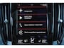 Volvo V60 T6 Recharge AWD R-Design - Panorama/schuifdak - IntelliSafe Assist - Harman/Kardon audio - Parkeercamera achter - Verwarmde voorstoelen & stuur - Parkeersensoren voor & achter - Elektr. bedienb. bestuurdersstoel met geheugen - Extra getint glas - 19' LMV