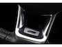 Volkswagen T-Roc 1.5 TSI Sport Business R 150PK / 110kW DSG, Panoramadak, R-Line in- en exterieur, achteruitrijcamera (rear view), parkeersensoren voor en achter (pdc), 18" 'Sebring' LMV, elektrisch verstel-, verwarm- en inklapbare buitenspiegels (spiegelpakket), lendesteun, LED verlichting, navigatie, verwarmbare voorstoelen, DAB+, elektrische achterklep, adaptieve cruise control (acc), Apple Carplay & Android Auto, keyless start & entry etc.