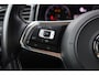 Volkswagen T-Roc 1.5 TSI Sport Business R 150PK / 110kW DSG, Panoramadak, R-Line in- en exterieur, achteruitrijcamera (rear view), parkeersensoren voor en achter (pdc), 18" 'Sebring' LMV, elektrisch verstel-, verwarm- en inklapbare buitenspiegels (spiegelpakket), lendesteun, LED verlichting, navigatie, verwarmbare voorstoelen, DAB+, elektrische achterklep, adaptieve cruise control (acc), Apple Carplay & Android Auto, keyless start & entry etc.