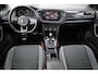 Volkswagen T-Roc 1.5 TSI Sport Business R 150PK / 110kW DSG, Panoramadak, R-Line in- en exterieur, achteruitrijcamera (rear view), parkeersensoren voor en achter (pdc), 18" 'Sebring' LMV, elektrisch verstel-, verwarm- en inklapbare buitenspiegels (spiegelpakket), lendesteun, LED verlichting, navigatie, verwarmbare voorstoelen, DAB+, elektrische achterklep, adaptieve cruise control (acc), Apple Carplay & Android Auto, keyless start & entry etc.