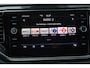 Volkswagen T-Roc 1.5 TSI Sport Business R 150PK / 110kW DSG, Panoramadak, R-Line in- en exterieur, achteruitrijcamera (rear view), parkeersensoren voor en achter (pdc), 18" 'Sebring' LMV, elektrisch verstel-, verwarm- en inklapbare buitenspiegels (spiegelpakket), lendesteun, LED verlichting, navigatie, verwarmbare voorstoelen, DAB+, elektrische achterklep, adaptieve cruise control (acc), Apple Carplay & Android Auto, keyless start & entry etc.