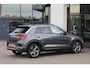 Volkswagen T-Roc 1.5 TSI Sport Business R 150PK / 110kW DSG, Panoramadak, R-Line in- en exterieur, achteruitrijcamera (rear view), parkeersensoren voor en achter (pdc), 18" 'Sebring' LMV, elektrisch verstel-, verwarm- en inklapbare buitenspiegels (spiegelpakket), lendesteun, LED verlichting, navigatie, verwarmbare voorstoelen, DAB+, elektrische achterklep, adaptieve cruise control (acc), Apple Carplay & Android Auto, keyless start & entry etc.