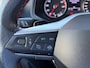 SEAT Arona AUT. 1.0 TSI 110pk FR | Carplay | Climate Control | 17-inch Lichtmetalen Velgen | Cruisecontrol || LED | Parkeersensoren | Bluetooth | DAB | Middenarmsteun | Dakrails |