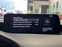 Mazda 3 2.0 E-SKYACTIV-G M HYBRID 122 AUTOMAAT EXCLUSIVE-LINE NAVIGATIE 360 CAMERA ADAPTIVE CRUISE CONTROL HEAD-UP DISPLAY APPLE CARPLAY/ANDROID RIJSTROOKSENSOREN DODEHOEKSENSOREN ZEER MOOI !!