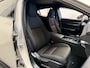 Mazda 3 2.0 E-SKYACTIV-G M HYBRID 122 AUTOMAAT EXCLUSIVE-LINE NAVIGATIE 360 CAMERA ADAPTIVE CRUISE CONTROL HEAD-UP DISPLAY APPLE CARPLAY/ANDROID RIJSTROOKSENSOREN DODEHOEKSENSOREN ZEER MOOI !!