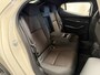 Mazda 3 2.0 E-SKYACTIV-G M HYBRID 122 AUTOMAAT EXCLUSIVE-LINE NAVIGATIE 360 CAMERA ADAPTIVE CRUISE CONTROL HEAD-UP DISPLAY APPLE CARPLAY/ANDROID RIJSTROOKSENSOREN DODEHOEKSENSOREN ZEER MOOI !!