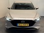Mazda 3 2.0 E-SKYACTIV-G M HYBRID 122 AUTOMAAT EXCLUSIVE-LINE NAVIGATIE 360 CAMERA ADAPTIVE CRUISE CONTROL HEAD-UP DISPLAY APPLE CARPLAY/ANDROID RIJSTROOKSENSOREN DODEHOEKSENSOREN ZEER MOOI !!