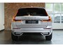 Volvo XC60 T6 Plug-in hybrid AWD Plus Dark | Panoramadak | Harman Kardon Premium Audio | Head-Up Display | 360° Parkeercamera | Parkeersensoren voor + achter | Harman Kardon Premium Audio | Google Infotainment | Stoelverwarming