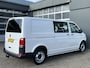 Volkswagen Transporter 2.0 TDI L2H1 DC 4Motion 150pk 4x4 Dubbele schuifdeur Airco Cruise controle Trekhaak 2500kg trekgewicht Camera Telefoonverbinding 5-Persoons Sitebars Achterklep   Apk 04-2026