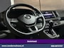Volkswagen Crafter 2.0 TDI 141pk Automaat L3H2 L2H1 Euro6 Airco | Camera | Apple Carplay | 3000kg Trekhaak | Cruisecontrol Android Auto, Stoelverwarming, Parkeersensoren, Bijrijdersbank