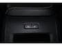 Volvo V60 B4 R-Design - IntelliSafe Assist & Surround - Harman/Kardon audio - Parkeercamera achter - Verwarmde voorstoelen, stuur & achterbank - Parkeersensoren voor & achter - Elektr. bedienb. bestuurdersstoel met geheugen - Draadloze tel. lader - Standkachel - Extra getint glas - 20' LMV