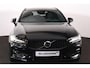 Volvo V60 B4 R-Design - IntelliSafe Assist & Surround - Harman/Kardon audio - Parkeercamera achter - Verwarmde voorstoelen, stuur & achterbank - Parkeersensoren voor & achter - Elektr. bedienb. bestuurdersstoel met geheugen - Draadloze tel. lader - Standkachel - Extra getint glas - 20' LMV