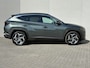 Hyundai Tucson 1.6 T-GDI PHEV Comfort Smart 4WD / Fabrieksgarantie t/m 05-2027 / Dealer Onderhouden / Stoel-/Stuurverwarming / Achteruitrijcamera / Navigatie / Apple Carplay/Android Auto / Elektrische achterklep /