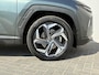 Hyundai Tucson 1.6 T-GDI PHEV Comfort Smart 4WD / Fabrieksgarantie t/m 05-2027 / Dealer Onderhouden / Stoel-/Stuurverwarming / Achteruitrijcamera / Navigatie / Apple Carplay/Android Auto / Elektrische achterklep /