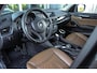 BMW X1 xDrive28i Executive | 3e eigenaar | Keyless entry | Memory | Stoelverwarming | Xenon | Cruise control | Navigatie | Sportstuur | PDC | Climate control | Lichtpakket | Regensensor