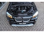 BMW X1 xDrive28i Executive | 3e eigenaar | Keyless entry | Memory | Stoelverwarming | Xenon | Cruise control | Navigatie | Sportstuur | PDC | Climate control | Lichtpakket | Regensensor