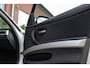 BMW 3-Serie Touring 318i Executive | Facelift | Cruise control | Comfort Package | Climate control | PDC achter | Regensensor | Radio Professional | 17 inch | Stuurwiel multifunctioneel
