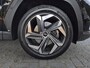 Hyundai Tucson 1.6 T-GDI PHEV Comfort Smart Sky 4WD / Dealeronderhouden / Fabrieksgarantie tot 06-2027 / Glazen schuif- en kanteldak / Stuur- & Stoelverwarming / Trekgewicht 1350 kg / Adaptief cruise control / Achteruitrijcamera / Krell Audio Systeem /