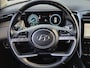 Hyundai Tucson 1.6 T-GDI PHEV Comfort Smart Sky 4WD / Dealeronderhouden / Fabrieksgarantie tot 06-2027 / Glazen schuif- en kanteldak / Stuur- & Stoelverwarming / Trekgewicht 1350 kg / Adaptief cruise control / Achteruitrijcamera / Krell Audio Systeem /