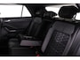 Volkswagen T-Roc R-Line 1.5 TSI 150pk DSG Automaat Trekhaak, Adaptive cruise control, Navigatie, Parkeersensoren, LED koplampen, App connect, Airco, DAB, Radio