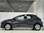 Toyota Yaris 1.5 Hybrid 115 Business Stoel/stuurwielverwarming , Parkeersensoren voor en achter , Camera , All Season banden met lm velgen , BTW auto