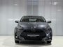 Toyota Yaris 1.5 Hybrid 115 Business Stoel/stuurwielverwarming , Parkeersensoren voor en achter , Camera , All Season banden met lm velgen , BTW auto